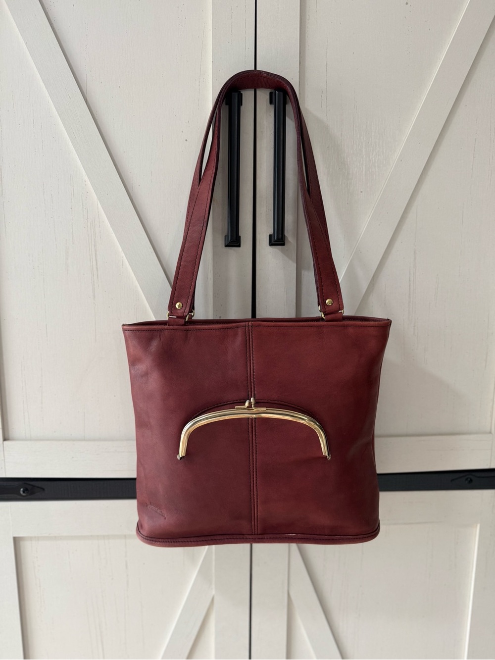 Vintage Leather Tote Oxblood Shoulder Purse Gold Accent Kiss Lock Frame Bag - Picture 2 of 13